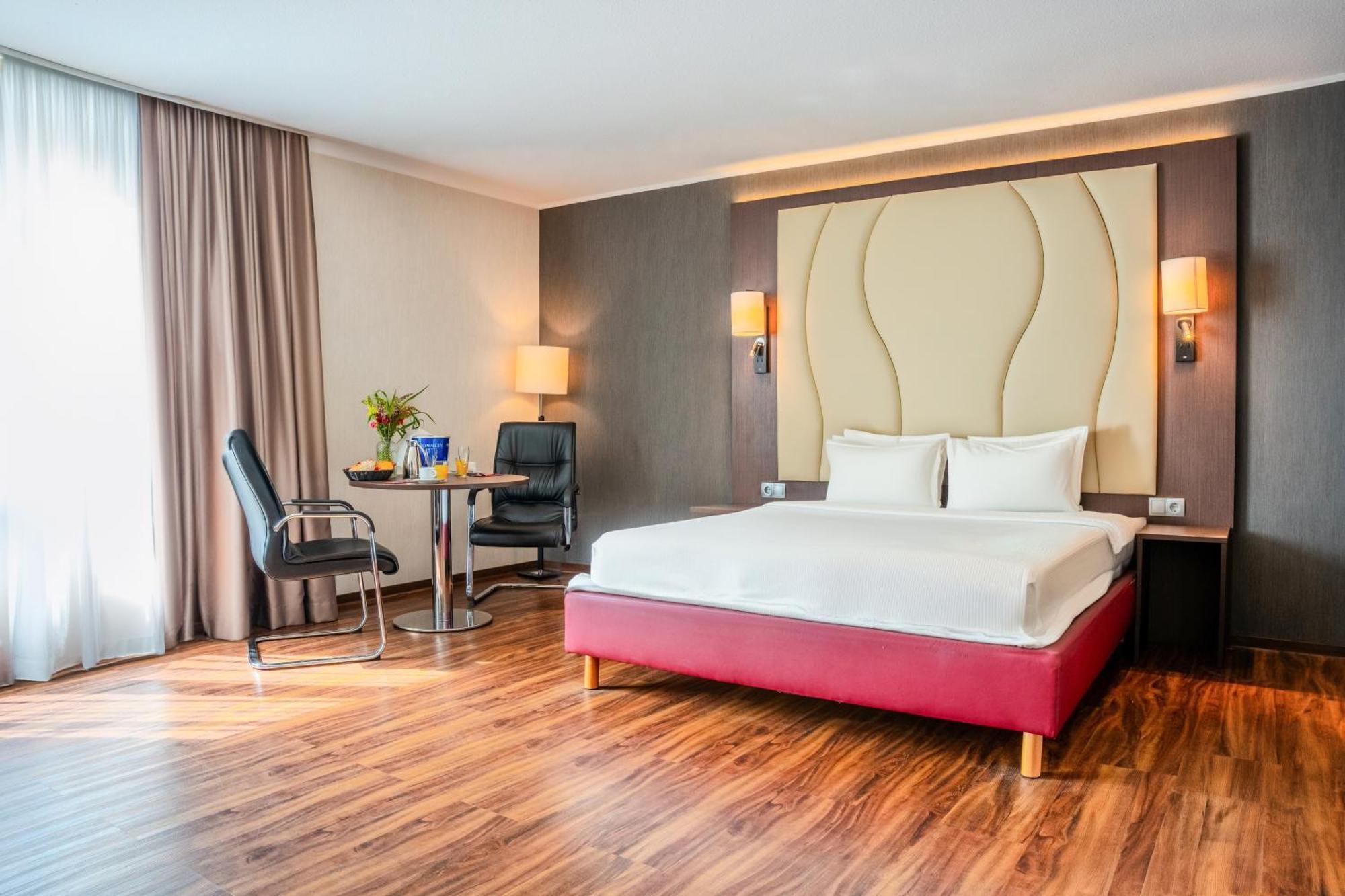 Airways Hotels Frankfurt Airport West Raunheim Exteriör bild