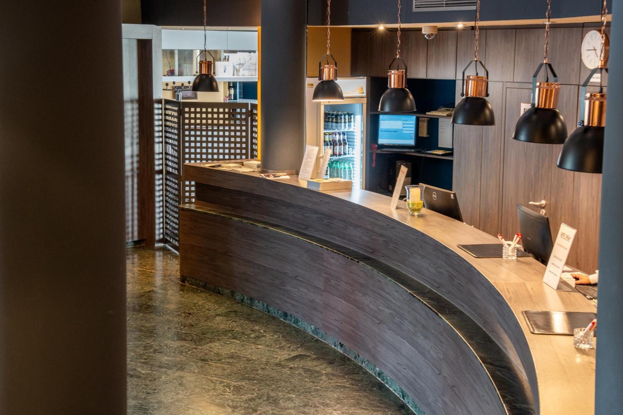 Airways Hotels Frankfurt Airport West Raunheim Exteriör bild